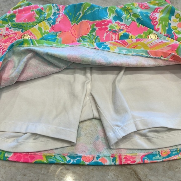 Lilly Pulitzer | Madison‎ Florida Skort | Extra Small - Picture 8 of 13